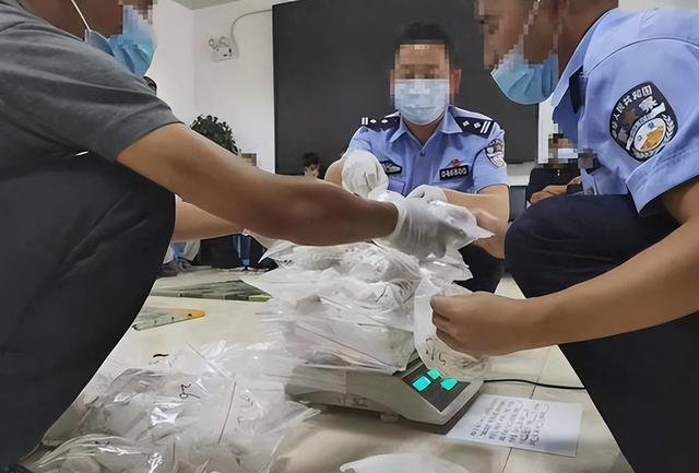 华人毒枭落网！年赚11亿，迎娶墨西哥美女老婆，背后黑幕触目惊心