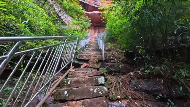 江津即将消失的古村落，土墙青瓦原汁原味，环境优美却留不住人