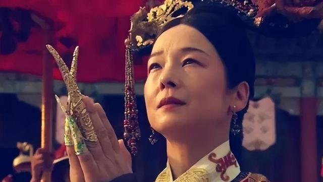 清朝灭亡后，李莲英姐姐才敢说出实情：慈禧其实不是病死的！