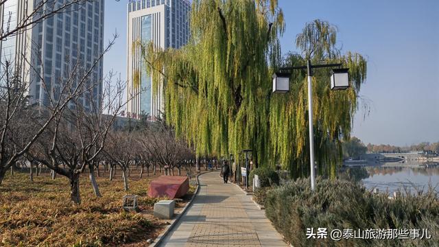 泰安：城南有一个公园，集自然景观、休闲娱乐和生态保护于一体