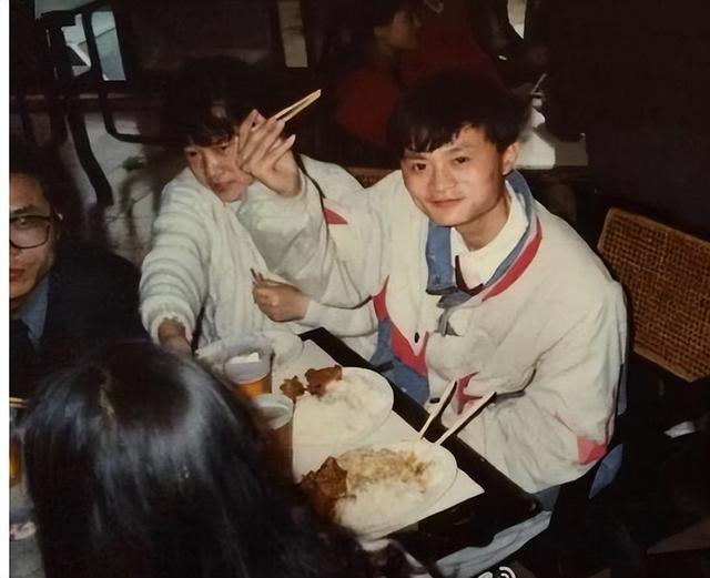 马云61岁了，用61张照片看他一路走来的故事！（真的感慨万千）