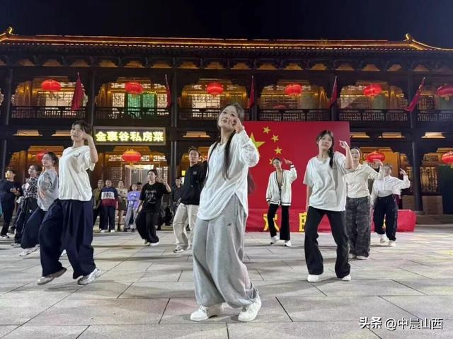 为什么游客都抢着来皇城相府？吃喝玩乐皆享其乐