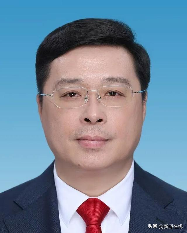11名候补中央委员递补为中央委员会委员