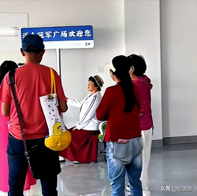 全红婵爸爸用冠军名号赚钱，把流量变成现实红利，网友评论吵翻天