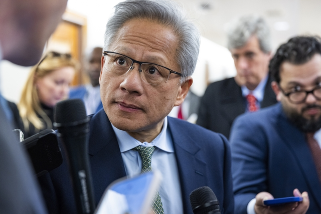 0票反对！美全票通过涉台法案，黄仁勋发警告，中美交易恐生变