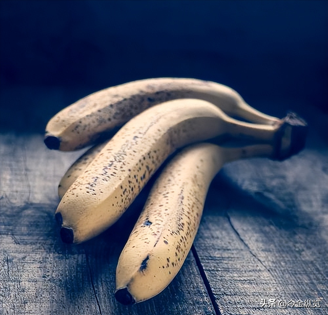 你家香蕉总烂一根？别再自责了！揭秘从果园到餐桌的“保鲜大战”