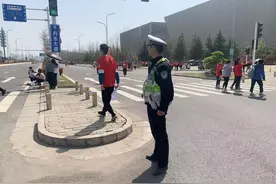 他是城市“心跳”的守护者——记叙交警二支队民警夏志豪图片