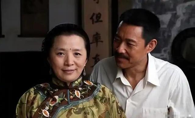 他们居然是夫妻，因戏生情恩爱41年，出演《生万物》终于红了！