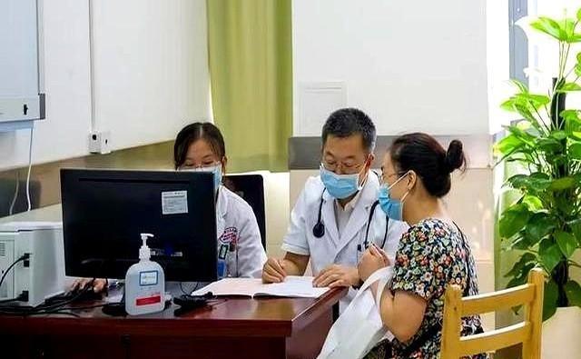 医生提倡：超过55岁的中老年人，宁可多走路，也别做这4个运动