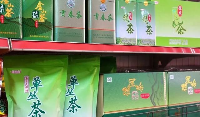 半江碧波，一城风华。这里是龙母故乡、崇德之城——德庆！