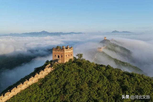 云海漫金山，一眼千年梦