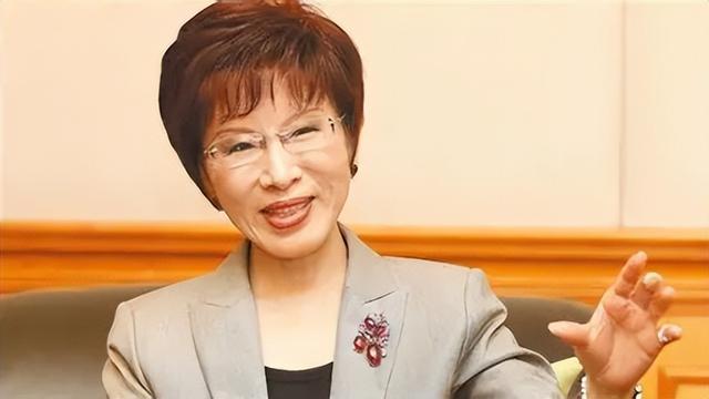 刚坐稳国民党主席位置，郑丽文摊牌：两岸不回归和平，其余免谈！