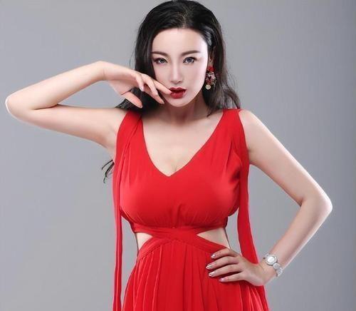 中国乳神！王李丹妮，这身材有点过火啊！