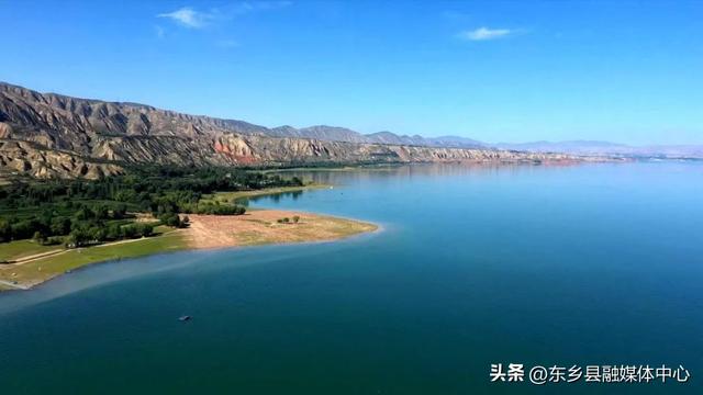 环炳灵湖风情线观光之旅：环湖寻迹，遇见千年丹霞与碧波