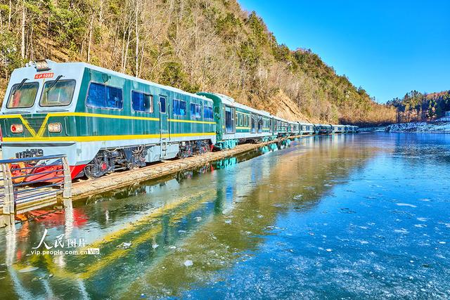 神农架第一站 神农天池的森林氧吧之旅