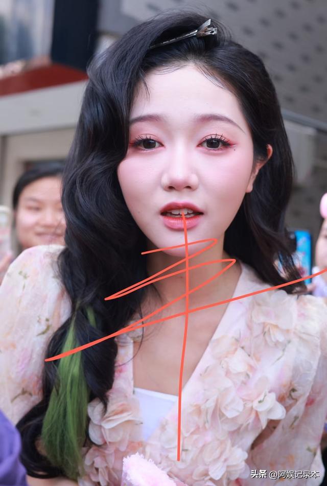 短剧女主离了滤镜差距有多大，看郭宇欣就知道了
