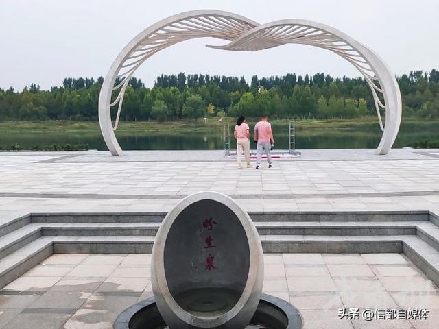 盼生泉畔品甜蜜
