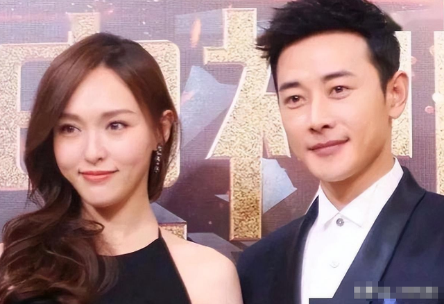 婚变传闻后，罗晋携任素汐与母亲去祈福，撕下了唐嫣仅存的体面