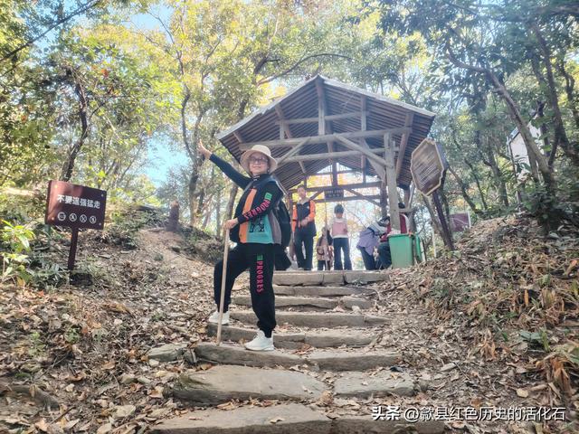 徒步由义岭尝上坦农家乐