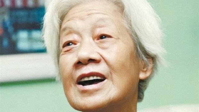 上甘岭，16岁女兵王清珍遇男兵因伤排尿难，二话不说用嘴助其排尿