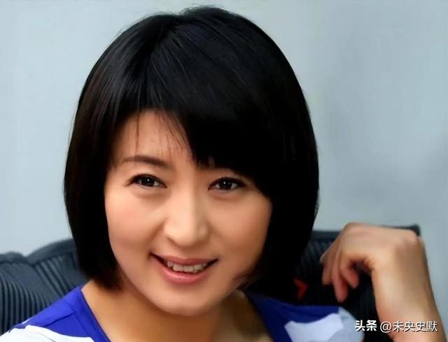 自身难保！继官媒下场之后	，闫学晶又被曝身份造假，宋丹丹说对了