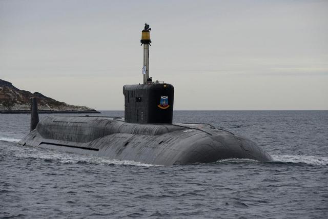 俄军3枚核导弹升空，普京亲自坐镇指挥，提醒西方自己宝刀未老