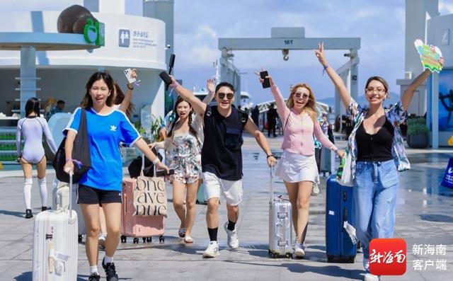在蜈支洲岛拍出人生照片，海南旅游国际推荐官邂逅海岛浪漫