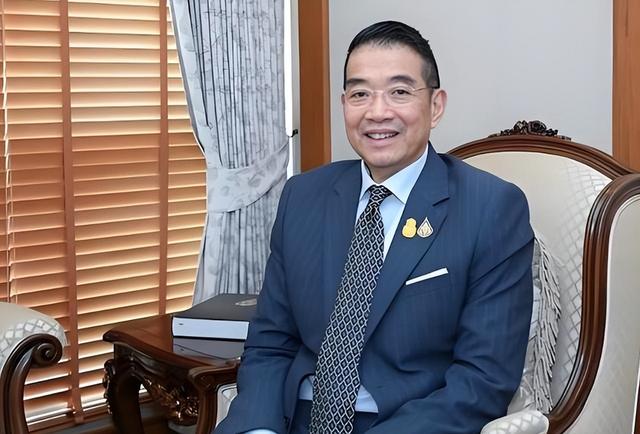 三天攻下柬埔寨？泰国外长赴美求助，47国收到通知，中方斩钉截铁