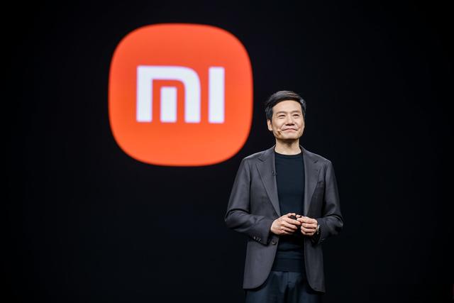 董明珠没想到，雷军受邀观礼阅兵半月多，竟再次令所有人刮目相看