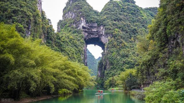 假期旅行的天花板！国内6座被严重低估的宝藏山水小城，风光超绝