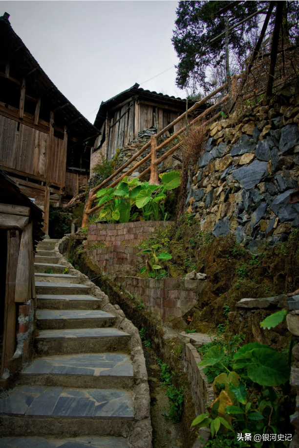 外媒沉默了！西班牙夫妇直言：中国比报道好一万倍，像天堂！