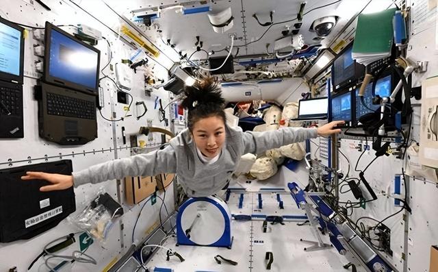 女宇航员在太空如何满足生活需求？ 隐私如何保护？4个妙招真方便