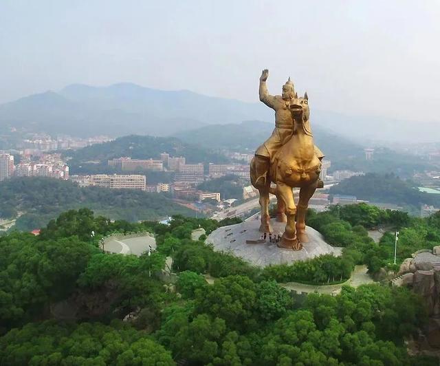 来泉州，“马上成功”！泉州大坪山郑成功铜像成新晋顶流~