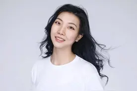 袁心玥父亲袁春武：身高1米93，袁心玥2米01，为女儿营养亲自养鸡图片