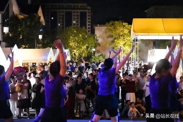 三大特色IP“出圈” 这个假期七都“火力”全开