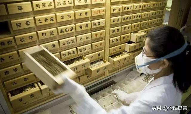 大量日本游客涌入北京，打着旅游幌子不去旅游不吃美食，为啥来？