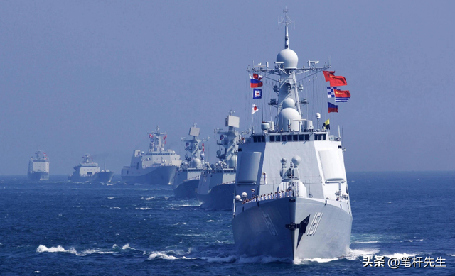 不堆航母拼巧劲，中国武库舰两条奇路，60 枚导弹饱和攻击防不住