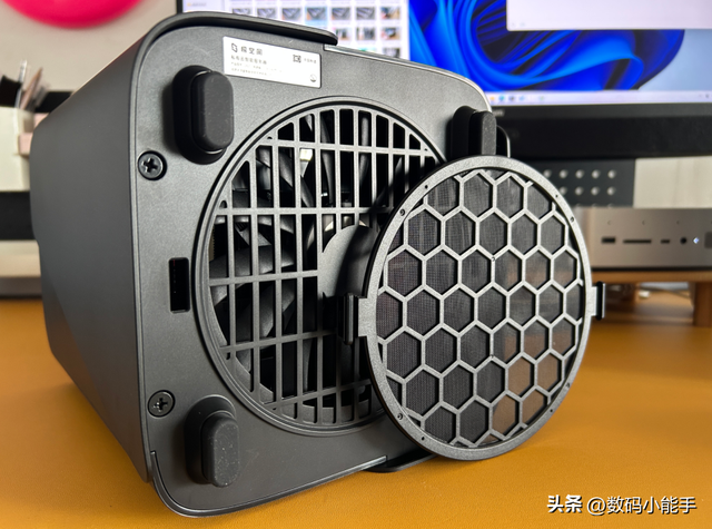 极空间Z425首发评测：顶级配置，性能炸裂，面向未来的AI NAS旗舰
