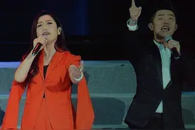 韩红评曾毅是“全中国挣钱最容易的歌手”，差点笑死在评论区图片