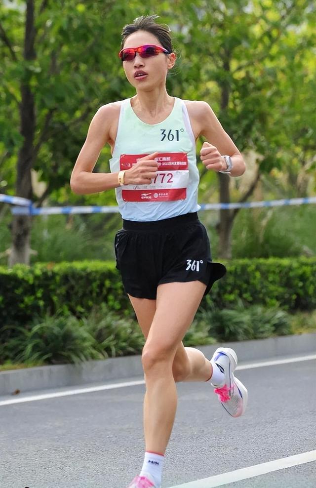 调休争议4个月后，张水华再因一举动让大众刮目相看，官媒也承认