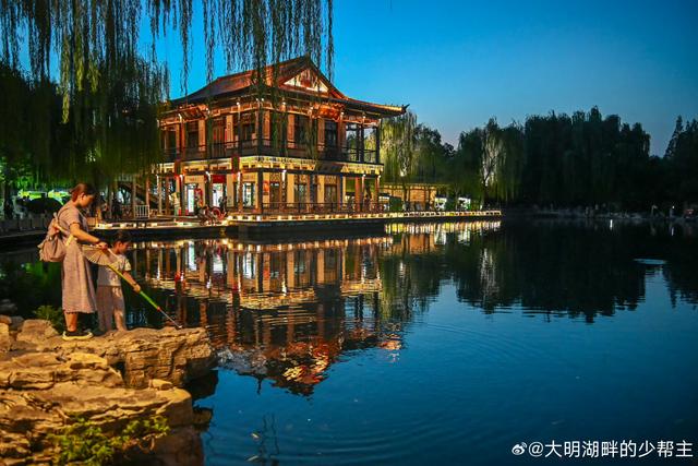 抓住夏天的尾巴，在济南来一场免费的泉水泼水大战！