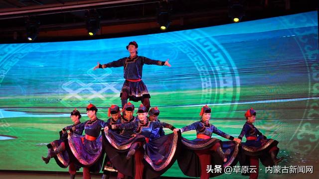 “乌兰牧骑神州行”全国巡演60周年纪念演出｜赤峰乌兰牧骑巡演：架起红山与江南文旅连心桥