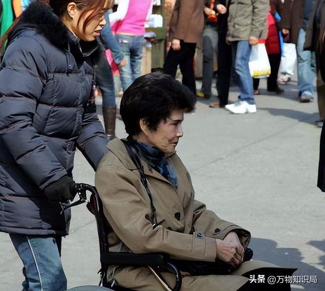 蒋介石唯一女儿有多美？先后嫁给他的“死敌”，晚年继承天价遗产