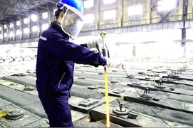 一线劳动者的平凡“微光”图片