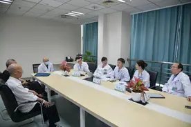 多学科专家携手守护颈上“蝴蝶” 协和医院在省内率先成立甲状腺相关眼病MDT门诊图片