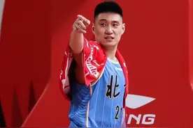 常林炮轰首钢:我明明是空间型4号位 外教却把我当蓝领干脏话图片