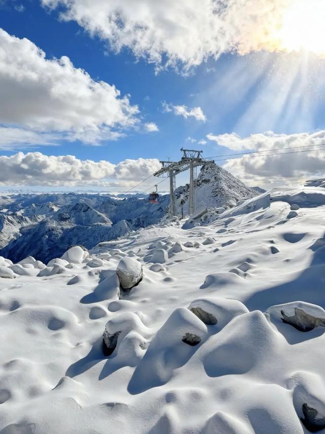 达古秋韵｜当第一缕晨光吻过云海，这里正上演秋日的浪漫相遇