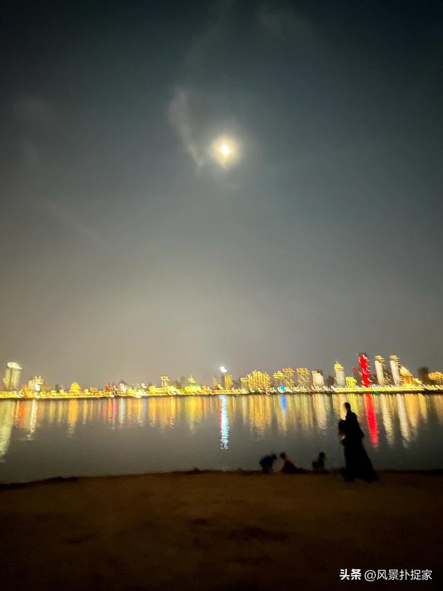 南昌秋水广场摆摊，夜生活真丰富！