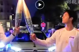 巴黎夜空下的奇迹：王一博一瞬间，让国旗重生，点燃全球爱国情怀图片