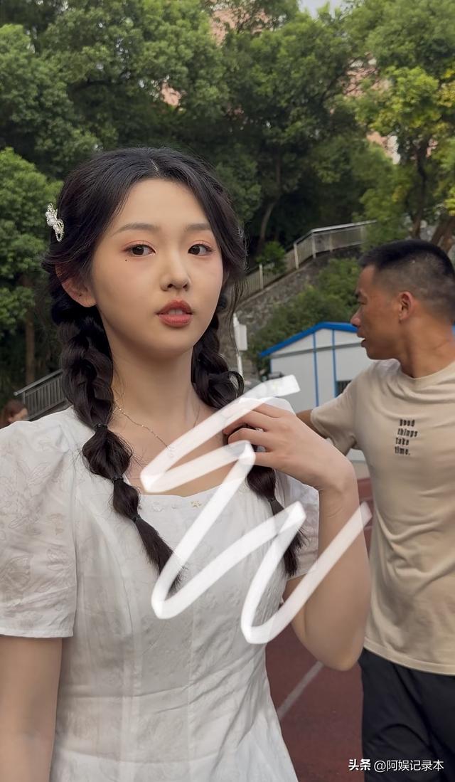 短剧女主离了滤镜差距有多大，看郭宇欣就知道了